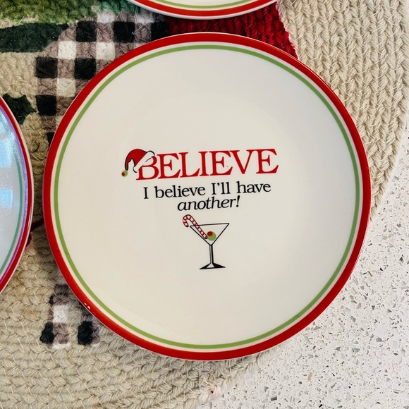 Holiday Dessert/Trinket/Candy Glass Plates - Set of 4 - Picture 4 of 6